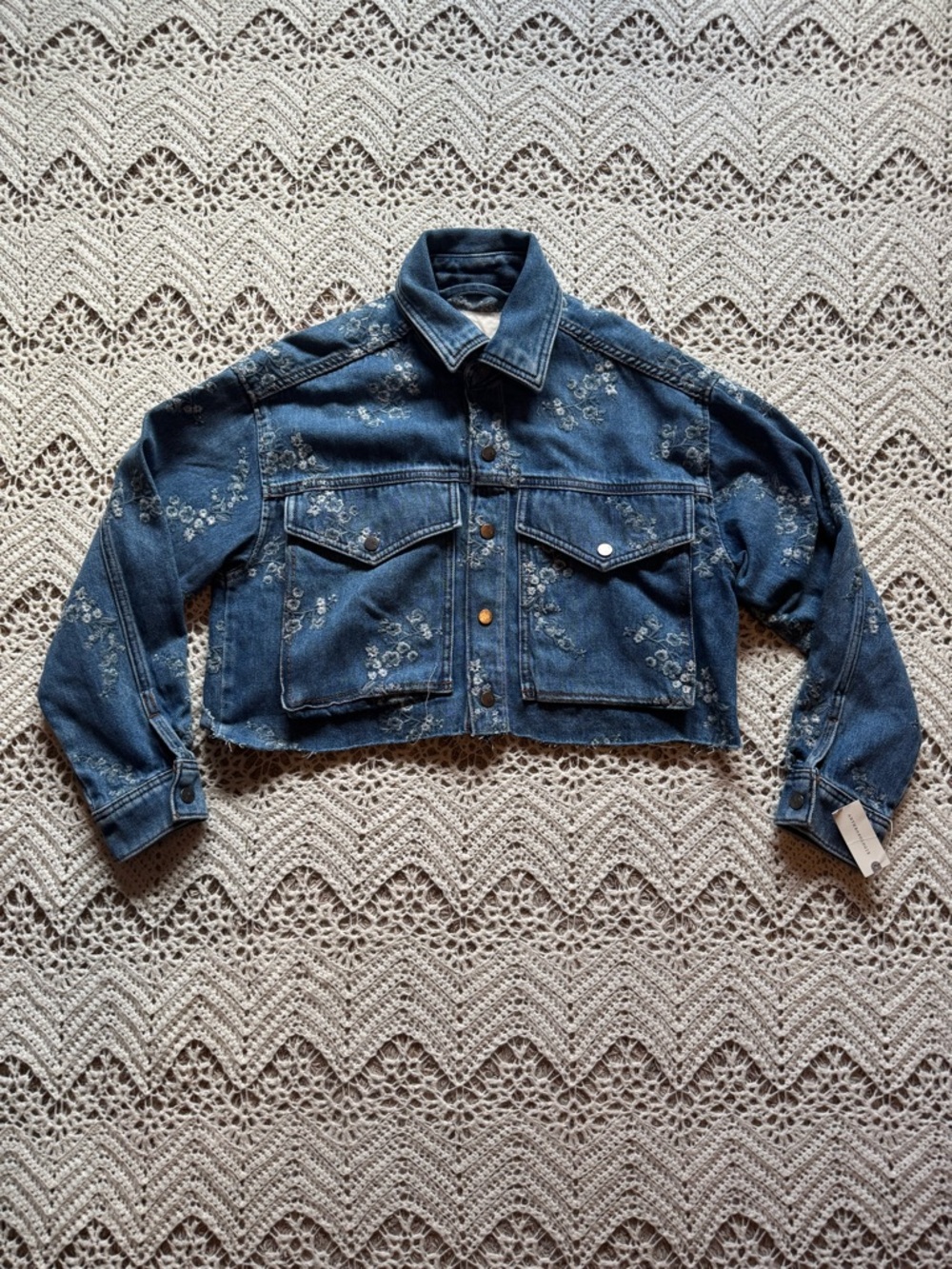 NWT Anthropologie Pilcro Cropped Dark Blue Embroidered Denim Jacket Floral Boho